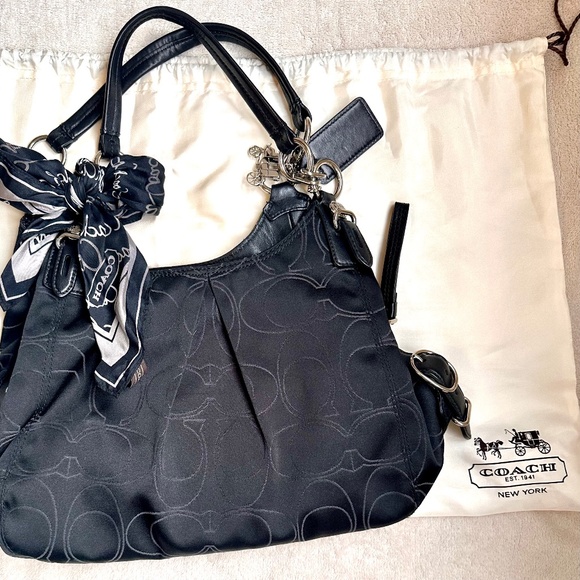 Authentic coach purse - Picture 1 of 7